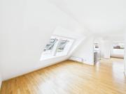 Zwei Zimmer Maisonette mit Freifläche und Stellplatz in...