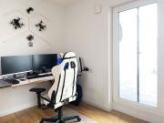 Zwei Zimmer Penthouse Wohnung mit Balkon und TG Platz