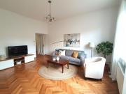 Zwei Zimmer Wohnung mit separater Küche Nähe U1...