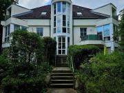 zwei Zimmer + zwei Balkone + saniertes Badezimmer + Top...