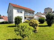 Zweifamilienhaus auf großem, sonnigem Grundstück!
