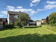 Zweifamilienhaus auf schönem und großzügigem Grundstück...