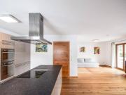 Zweifamilienhaus in sonniger Alleinlage mit...