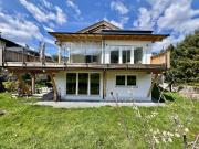 Zweifamilienhaus mit Fluss & Bergblick 06508