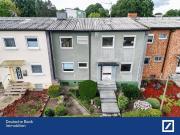 Zweifamilienhaus mit gepflegtem Garten & Doppelgarage in...