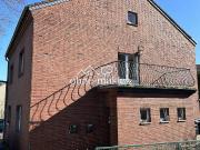 Zweifamilienhaus mit großem Grundstück in AC...