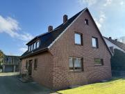 Zweifamilienhaus mit großem Grundstück und viel Nutzfläche