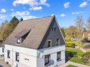 Zweifamilienhaus mit riesigem Grundstück und viel Platz...