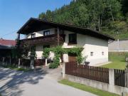 Zweifamilienhaus mit Holzwerkstatt, Garage und Carport –...