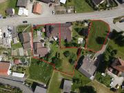 Zweifamilienhaus mit Pferdestall und Garage