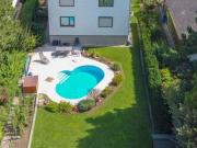 Zweifamilienhaus mit Pool in sehr schöner, ruhiger Lage