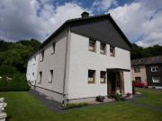 Zweifamilienhaus mit Potenzial: Großzügiger Garten und...