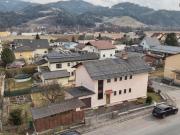 Zweifamilienhaus mit zwei separaten Wohneinheiten,...