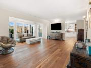 Zweitwohnsitz: Großzügige Wohnung in seenaher Lage