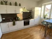 Zweizimmer Wohntraum: Eklatant bravourös und WG... Zweizimmer Wohntraum: Eklatant bravourös und WG...