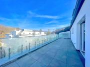 ZWISCHEN STADT UND LAND: Erstbezug an der Grenze...